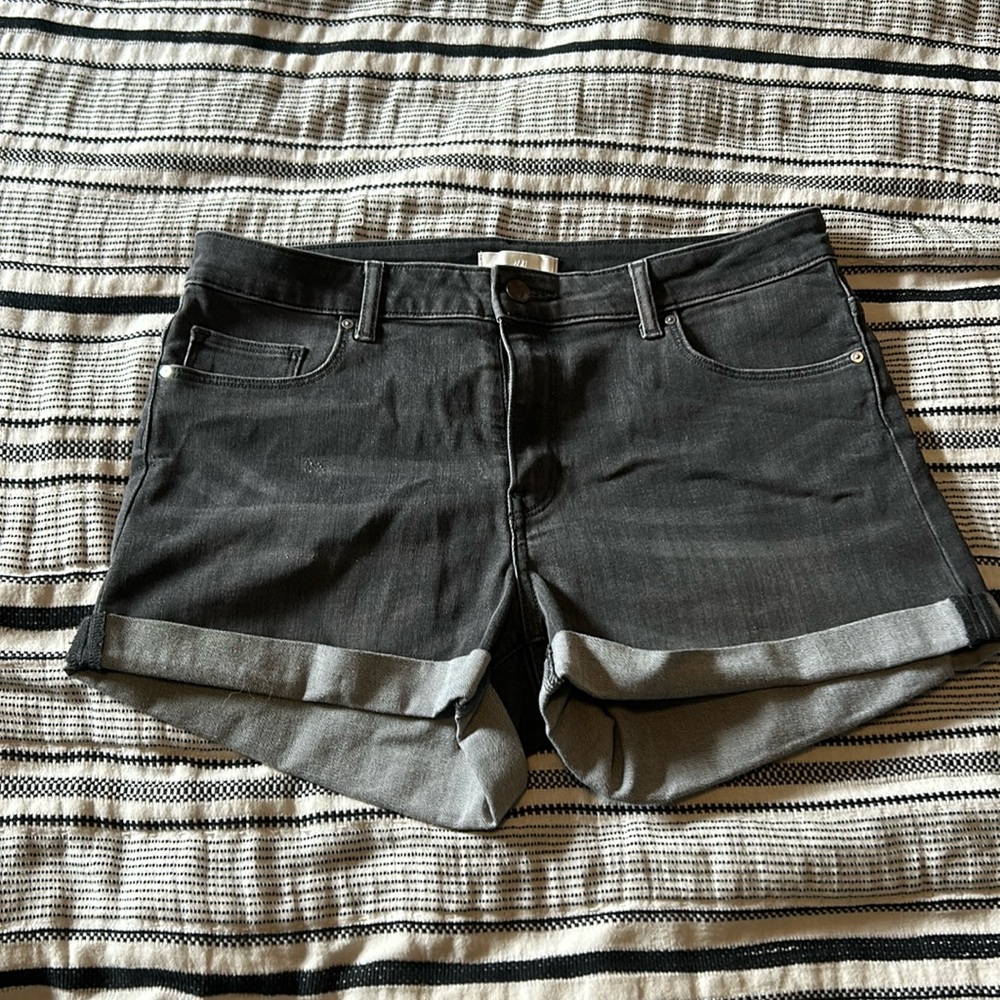 Women’s H&M Jean shorts